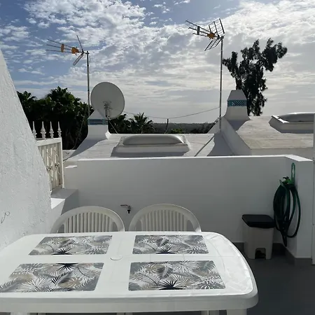 アパート Isis House